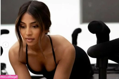 Maria Thattil [ maria-thattil ] - 2 girls playing in the same room   both of us were so wet     Todo