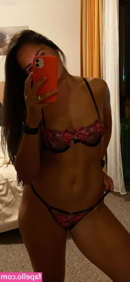 Alexandra Ianculescu [ alexandra-ianculescu-1 ] - Please make me feel good too! >:)