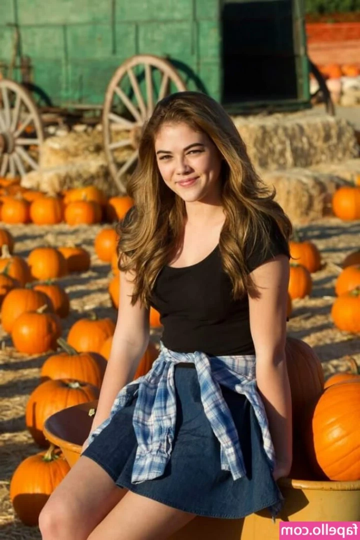 McKaley Miller [ mckaley-miller ] - obsessed w  herself