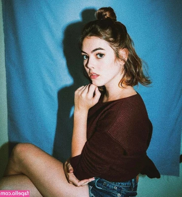 McKaley Miller [ mckaley-miller ] - Ayak kalıntıları mı yemek isteyen