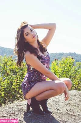 McKaley Miller [ mckaley-miller ] - Ass play
