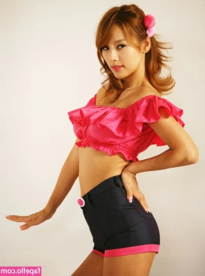 Lee Hyori [ lee-hyori ] - Which view do you prefer  The one from above giving you head  or the