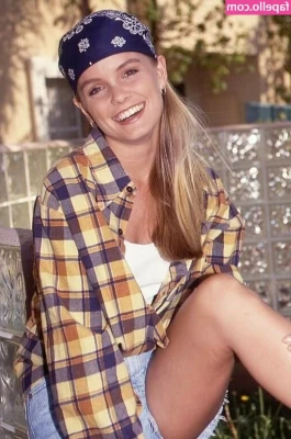 Kelly Packard [ kelly-packard ] - A shooter ass nigga