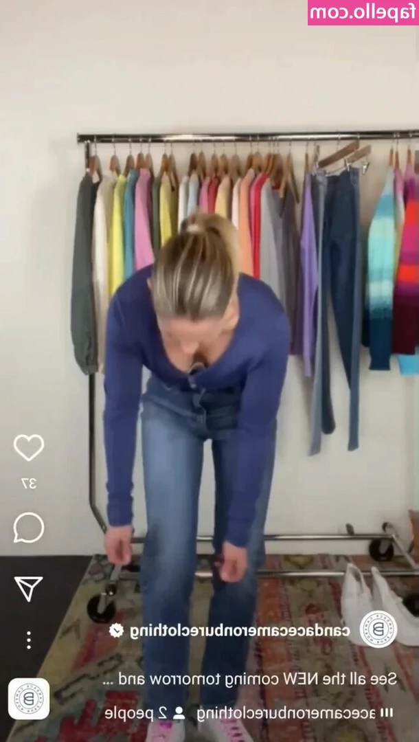 Candace Cameron [ candace-cameron ] - Tell me to open my legs