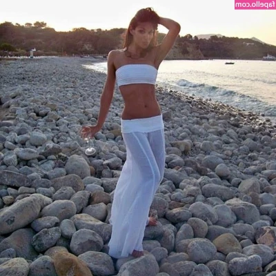 Nicci Jolly [ nicci-jolly ] - Are you jerking off to my pics?🍆