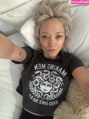 Pom Klementieff [ pom-klementieff ] - shadow pussy