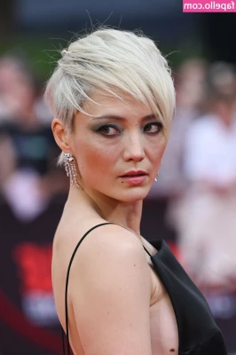 Pom Klementieff [ pom-klementieff ] - Schwester Sissy ist wieder am Start  Wenn darf ich heute verarzten   