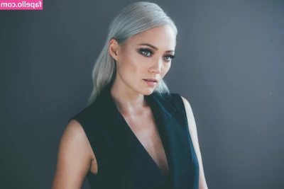 Pom Klementieff [ pom-klementieff ] - Bom dia  querido   dormiu bem