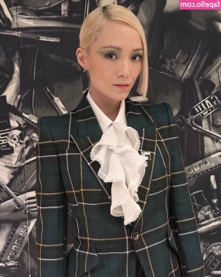 Pom Klementieff [ pom-klementieff ] - What goes well with shiny gloves and fishnets  My ass and wet pussy 