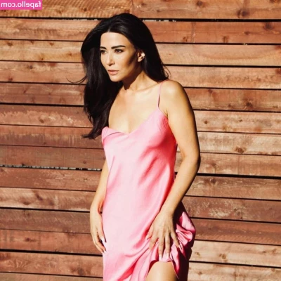 Marisol Nichols [ marisol-nichols ] - Swipe to lift my dress ->