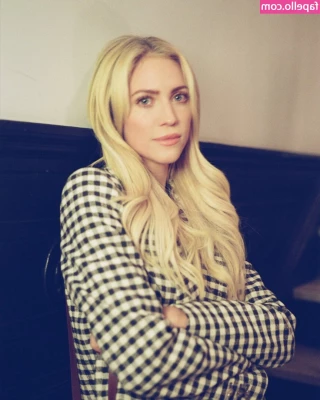 Brittany Snow [ brittany-snow ] - So much fat Omg struggling to reach my buried fat cock. Damn, that