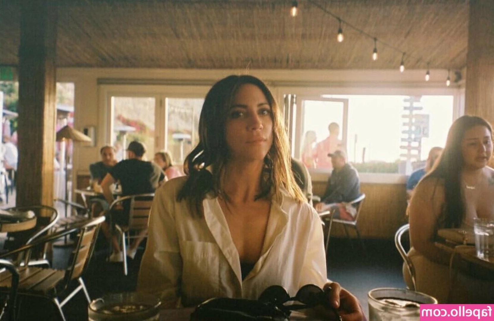 Brittany Snow [ brittany-snow ] - Crees en el amor a primera vista o debería volver a pasar
