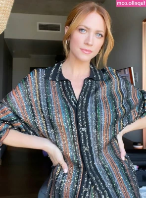 Brittany Snow [ brittany-snow ] - Good morning guys ❤️ Hope you have a great weekend 😘😘