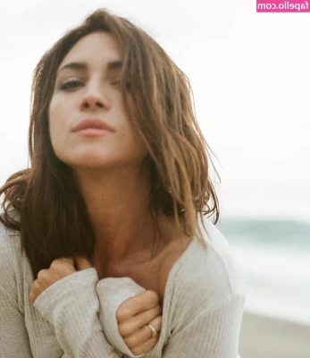 Brittany Snow [ brittany-snow ] - Folding Clothes While Showing My Soles