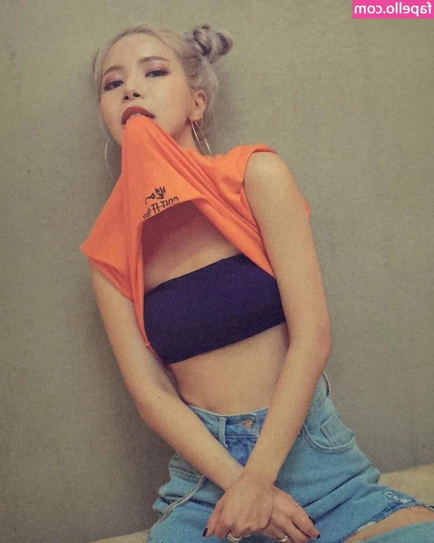 Kim Yong-sun [ kim-yong-sun ] - Since Halloween is around the corner  tell me which outfit y all want