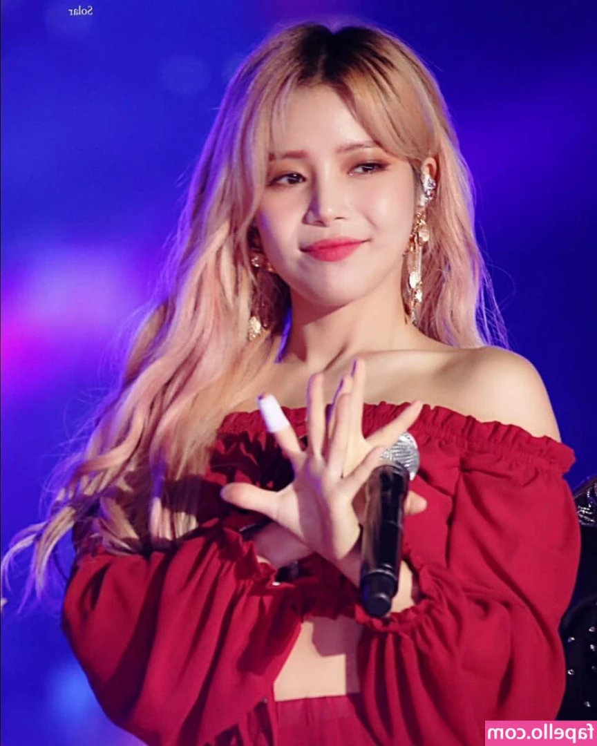 Kim Yong-sun [ kim-yong-sun ] - Good morninggg! ❤️ Whats better than bed head and tits?