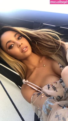 Vanessa Morgan [ vanessa-morgan ] - Los Gulungos Refugio Natural en Cisneros  Antioquia