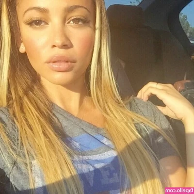 Vanessa Morgan [ vanessa-morgan ] - I just glow