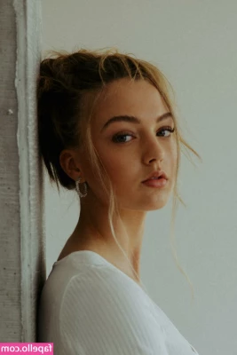Lilly Krug [ lilly-krug ] - Follow me on my socials for posts like these  Don t worry I save the