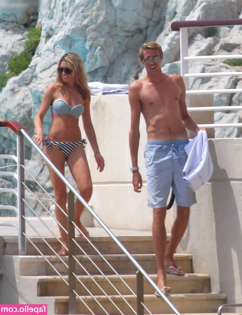 Abbey Clancy [ abbey-clancy ] - Are you going to be a good boy for Mommy Kitty