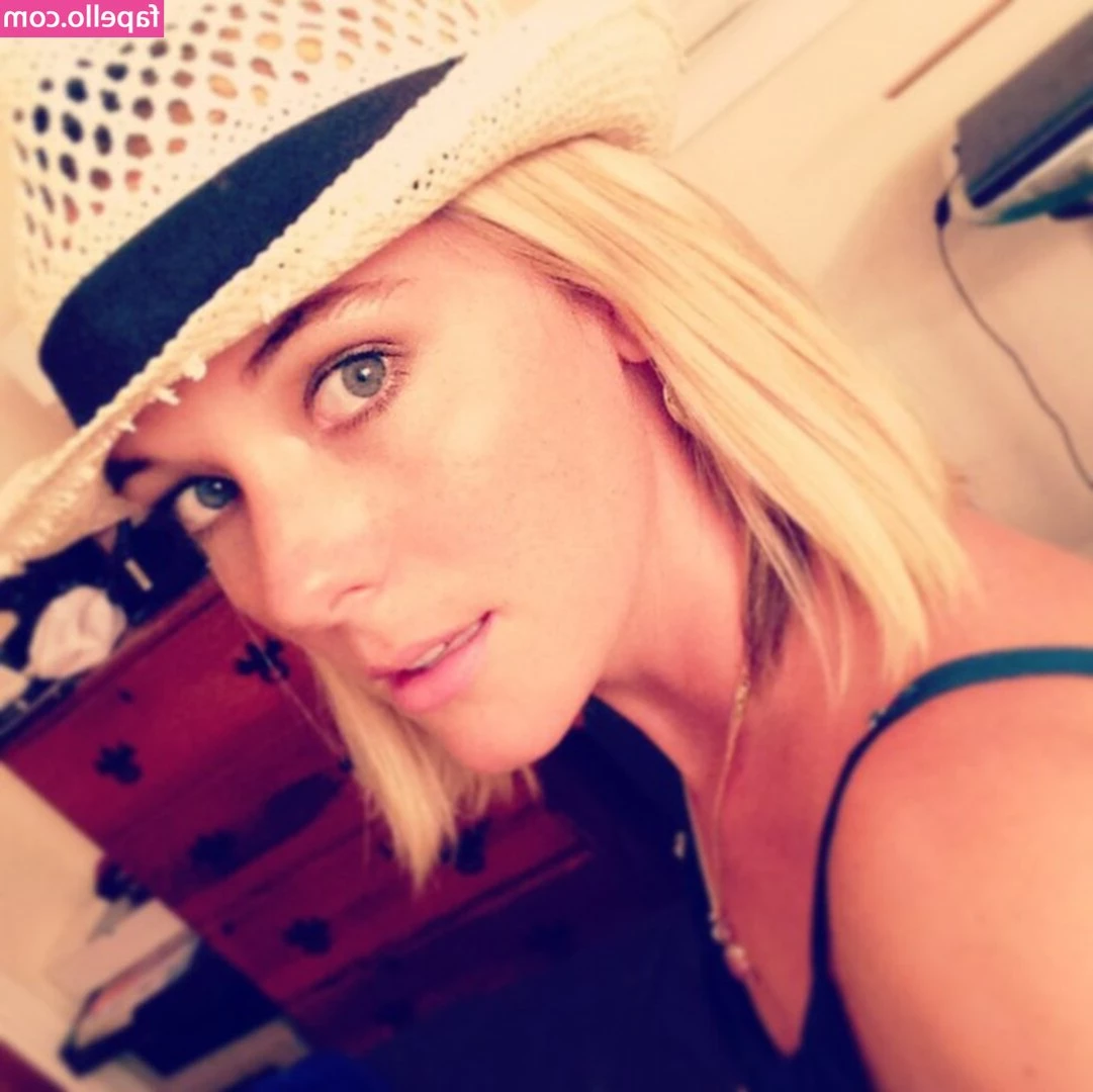 Courtnee Draper [ courtnee-draper ] - Happy Friday  loves   how are you doing  The last couple months I