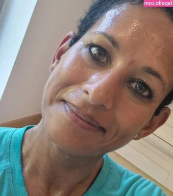 Naga Munchetty [ naga-munchetty ] - Happy Friday !
