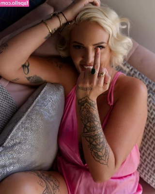 Gigi Patsy [ gigi-patsy ] - Dig into my hole  shove every inch of that long cock inside  and I
