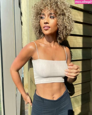 Elle Smith [ elle-smith ] - Do you think I m sexy