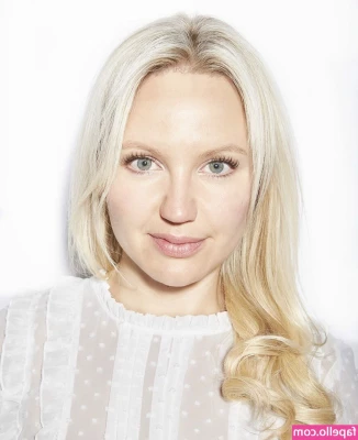 Kim Pearson [ kim-pearson ] - I love steamy showers