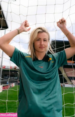 Leah Williamson [ leah-williamson ] - E se lo succhiassi così anche a voi?.. 🥵