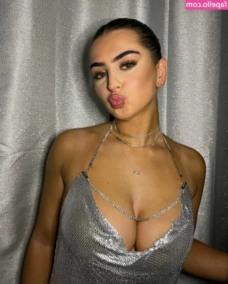 Diana Lapo [ diana-lapo ] - Glowing