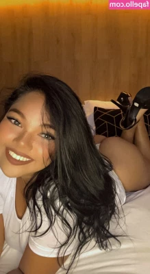 curvymoanaaa [ moana-s-melons ] - making sure my asshole is ready for your use