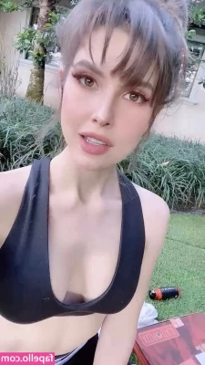 Amanda Rachelle Cerny [ amanda-rachelle-cerny ] - Gotta a new maid at MGM, we call it Ugly Betty 😌