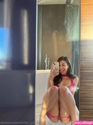 nastyxxxnat - happy start to the weekend!!! DM!💕