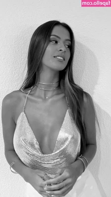 Tania Deniz [ tania-deniz ] - Want to talk about my family jewels