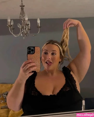 juiceefruitee - Always ripping clothes to show my ass off