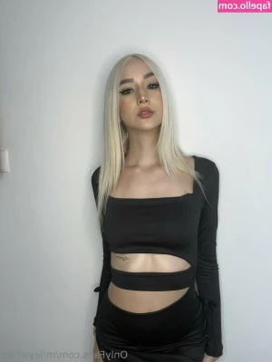 mileywhite - I am your domme  your guide in the world of pain and pleasure