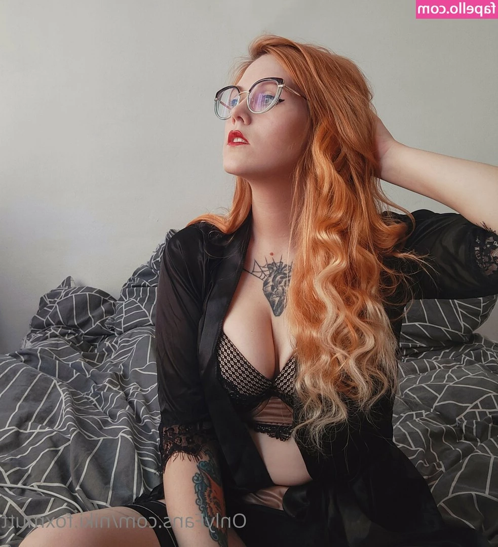 Niki Foxmutt [ niki-foxmutt ] - Hot chick @lanaa.queen 💦 loves to butter herself up and ride on