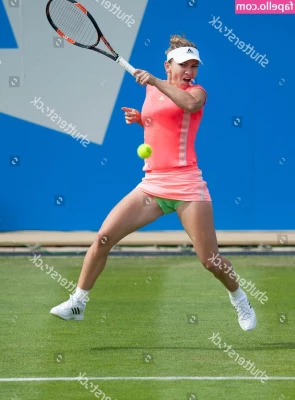 Simona Halep [ simona-halep ] - Hit it from the back?😜