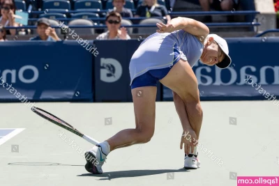 Simona Halep [ simona-halep ] - Hagamos el amor con la ropa puesta