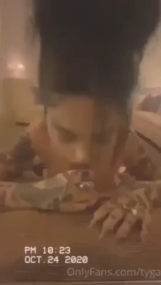  [ tyga ] - The majority wins! 🌙❤️ I will be going live tonight at 10 pm