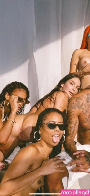 Tyga - Mmm such a delicious taste 👅 Sexy kitchen look 🔥
