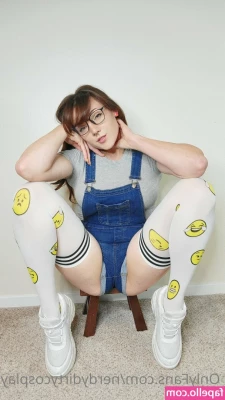 Kat Mattix [ kat-mattix ] - It s been a long week   who s ready to relax with me