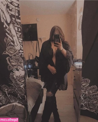 Emaliehall - Ouchie