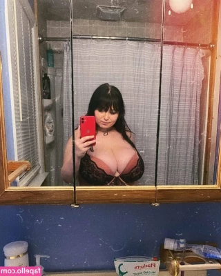 Emaliehall - Good evening  welcome back   I have another sexy series for you    My
