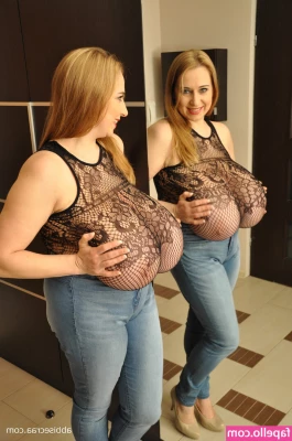 Abbi Secraa [ abbi-secraa ] - Swipe to the end for the most beautiful ass pic