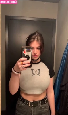 Sarah Lynne Marie [ sarah-lynne-marie ] - Que te parece esta sexy estudiante bailando tecno