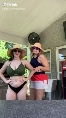 Sarah Lynne Marie [ sarah-lynne-marie ] - do you want to see more