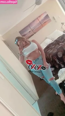 Chloe C [ chloe-c ] - Am I a good kitten? 🥺