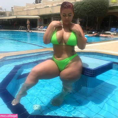 Peaches - Tip me 3  and i will send you this HD HOT PIC